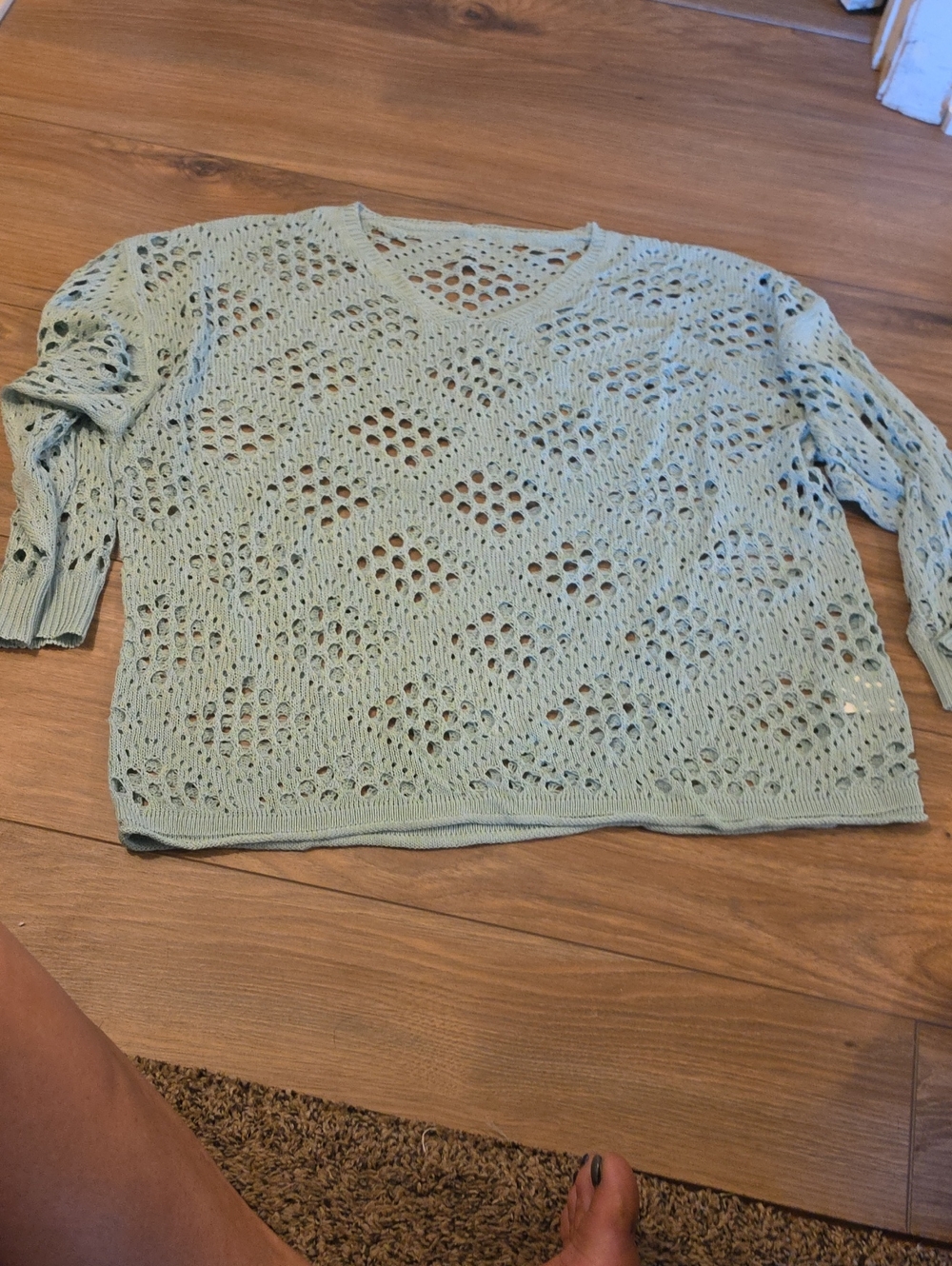 Amazon Women's V-Neck Open-Knit Sweater in Mint